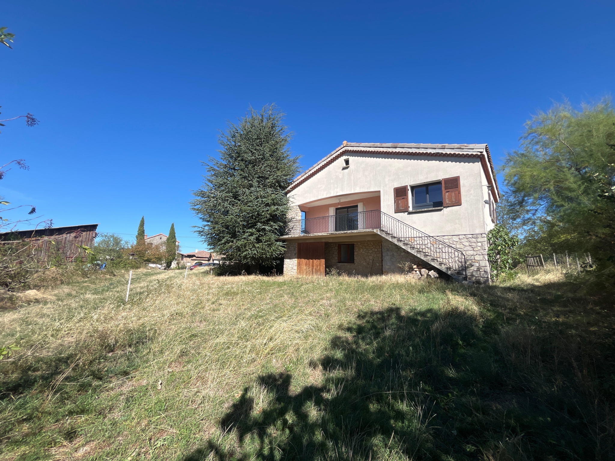 Maison entièrement rénovée de 106 m2 à Colombier-le-Vieux