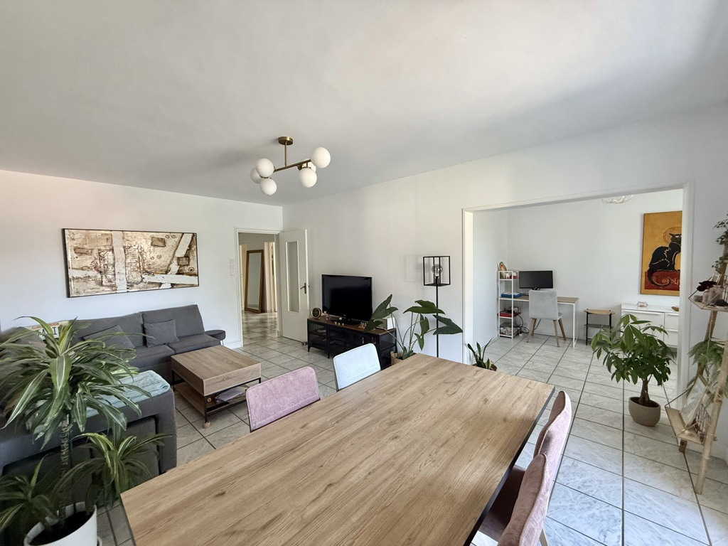 Appartement T5 de 93 m2 avec terrasse, garage, parking et cave à BOURG-LÈS-VALENCE